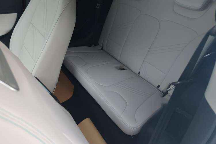 Used Chery Little Ant 2021 150 000 Yuan Ant Fan Edition Queen Version Lithium-Ion Battery Right Rear Seat