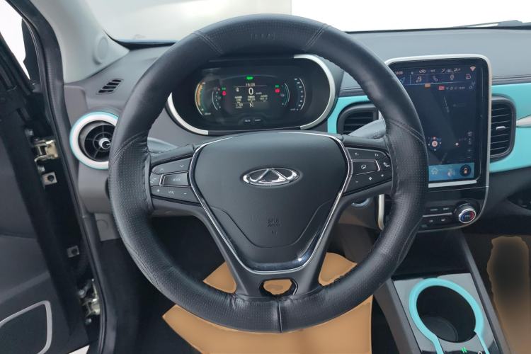Used Chery Little Ant 2021 150 000 Yuan Ant Fan Edition Queen Version Lithium-Ion Battery Steering Wheel