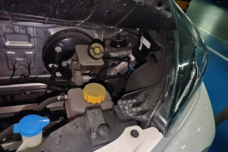Used Chery Little Ant 2021 150 000 Yuan Ant Fan Edition Ant Trend Version Lithium-Ion Battery Engine Bay Left