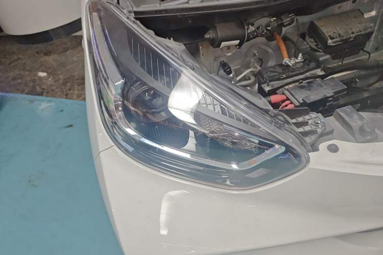 Used Chery Little Ant 2021 150 000 Yuan Ant Fan Edition Ant Trend Version Lithium-Ion Battery Right Front Headlight