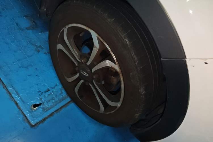 Used Chery Little Ant 2021 150 000 Yuan Ant Fan Edition Ant Trend Version Lithium-Ion Battery Right Front Wheel Hub
