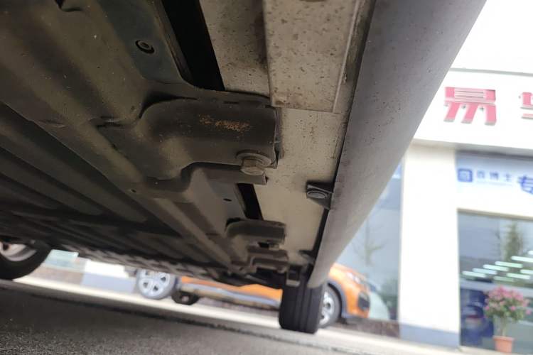 Used Chery Little Ant 2021 150 000 Yuan "Ant Fan" Edition New Ant Xuan Version Lithium-NMC Battery Right Side Sill