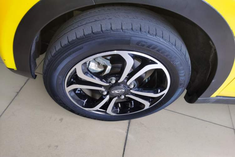 Used Chery Little Ant 2021 200 000-Yuan Ant Fan Edition Talent Version NMC Battery 301 km Exterior 5