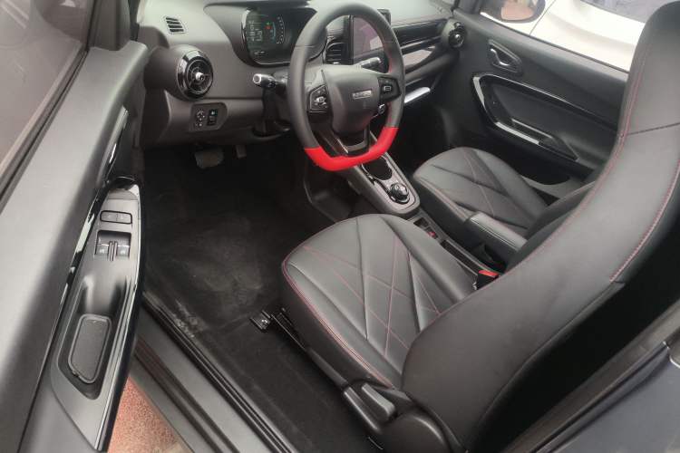 Used Chery Little Ant 2022 Revised Version Sweet Pink Edition Half-Sugar Version Lithium Iron Phosphate 30.7 kWh 30 kW 301 km Driver Seat