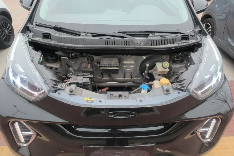 Used Chery Little Ant 2022 Revised Version Sweet Pink Edition Half-Sugar Version Lithium Iron Phosphate 30.7 kWh 30 kW 301 km Engine Bay
