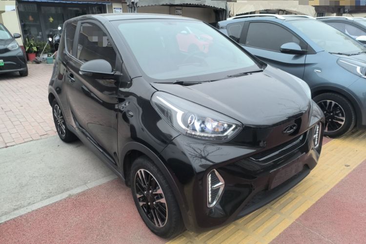 Used Chery Little Ant 2022 Revised Version Sweet Pink Edition Half-Sugar Version Lithium Iron Phosphate 30.7 kWh 30 kW 301 km Front Right 45 Deg