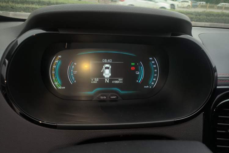 Used Chery Little Ant 2022 Revised Version Sweet Pink Edition Half-Sugar Version Lithium Iron Phosphate 30.7 kWh 30 kW 301 km Instrument Cluster