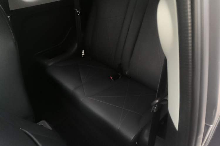 Used Chery Little Ant 2022 Revised Version Sweet Pink Edition Half-Sugar Version Lithium Iron Phosphate 30.7 kWh 30 kW 301 km Left Rear Seat