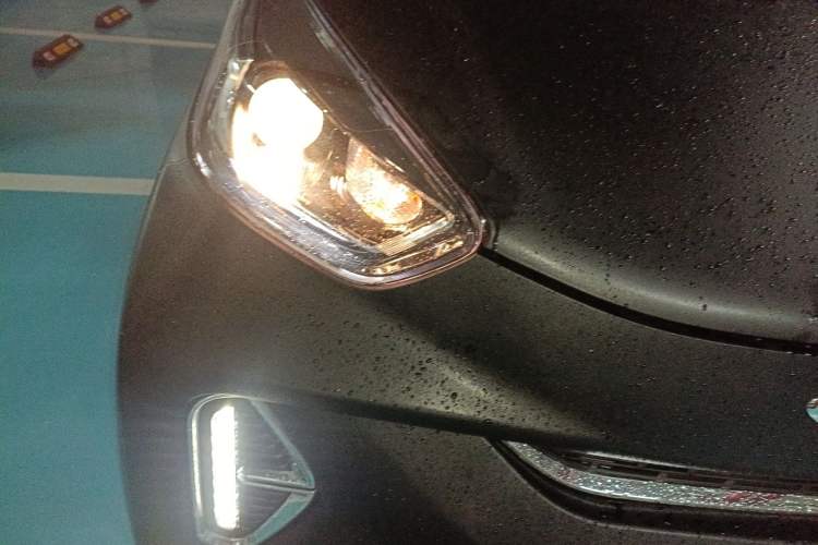 Used Chery Little Ant 2022 Sweet Pink Edition Half-Sugar Version Lithium Iron Phosphate 29.2 kWh 30 kW 301 km Right Front Headlight