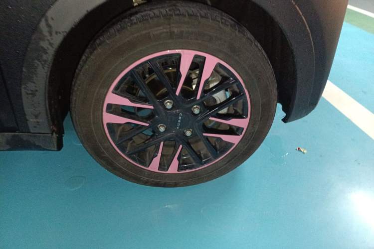 Used Chery Little Ant 2022 Sweet Pink Edition Half-Sugar Version Lithium Iron Phosphate 29.2 kWh 30 kW 301 km Right Front Wheel Hub
