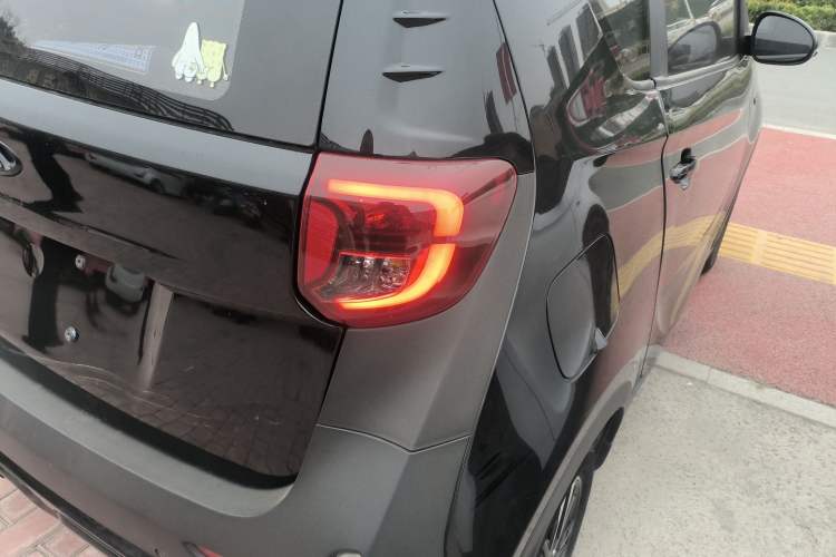 Used Chery Little Ant 2022 Revised Version Sweet Pink Edition Half-Sugar Version Lithium Iron Phosphate 30.7 kWh 30 kW 301 km Right Rear Taillight