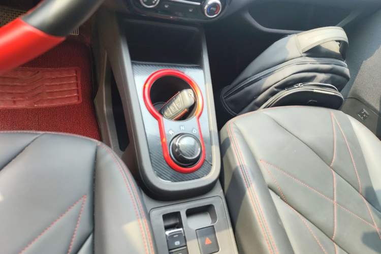 Used Chery Little Ant 2022 Sweet Pink Edition Half-Sugar Version 3-Cell Lithium 30kW 301km Gear Lever