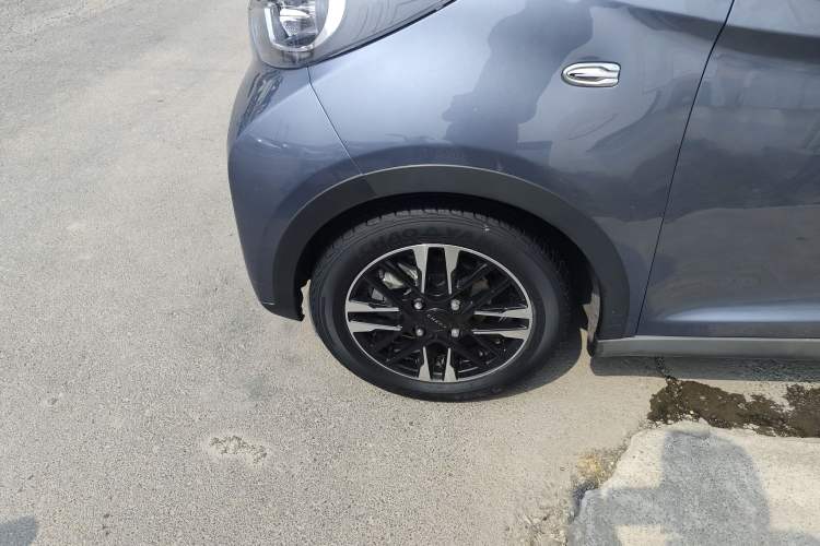 Used Chery Little Ant 2022 Sweet Pink Edition Half-Sugar Version 3-Cell Lithium 30kW 301km Left Front Wheel Hub
