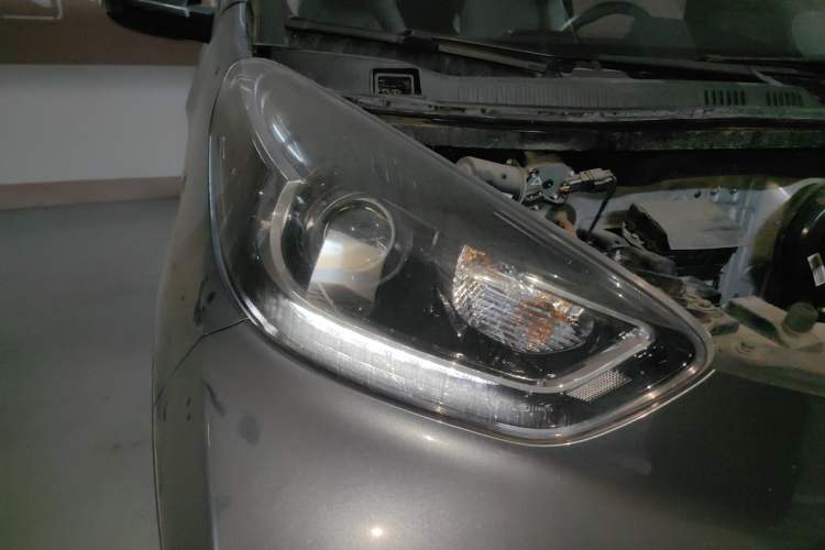 Used Chery Little Ant 2022 Sweet Pink Edition Half-Sugar Version Lithium Iron Phosphate 30 kW 301 km Right Front Headlight