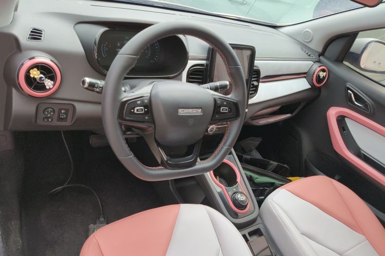 Used Chery Little Ant 2022 Revised Version Sweet Pink Edition Half-Sugar Version Lithium Iron Phosphate 30.7 kWh 30 kW 301 km Center Console