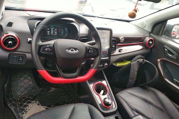 Used Chery Little Ant 2022 Sweet Pink Edition Full Sugar Version Lithium Iron Phosphate 29.2 kWh 30 kW 301 km Center Console