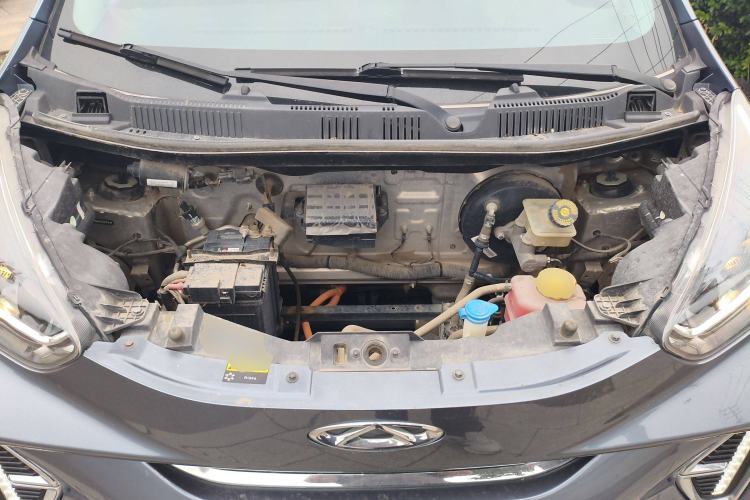 Used Chery Little Ant 2022 Sweet Pink Edition Half-Sugar Version 3-Cell Lithium 30kW 301km Engine Bay