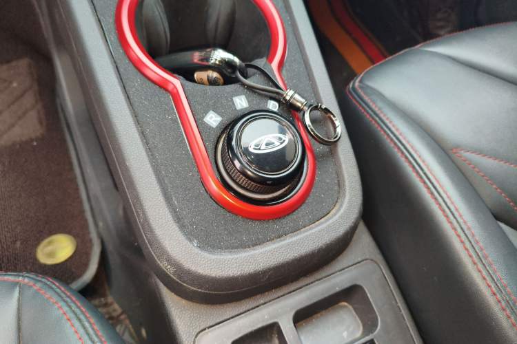 Used Chery Little Ant 2022 Sweet Pink Edition Half-Sugar Version 3-Cell Lithium 30kW 301km Gear Lever