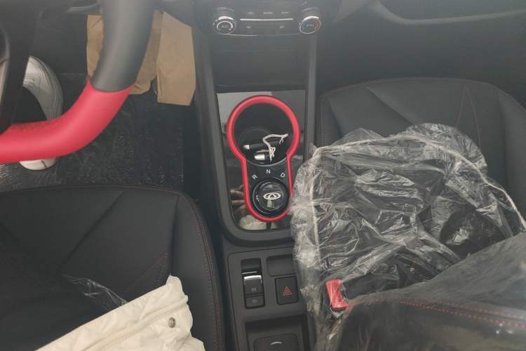 Used Chery Little Ant 2022 Sweet Pink Edition Half-Sugar Version Lithium Iron Phosphate 30 kW 301 km Gear Lever