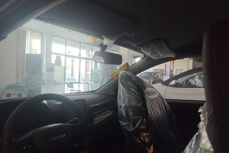 Used Chery Little Ant 2022 Revised Version Sweet Pink Edition Half-Sugar Version Lithium Iron Phosphate 30.7 kWh 30 kW 301 km Headliner