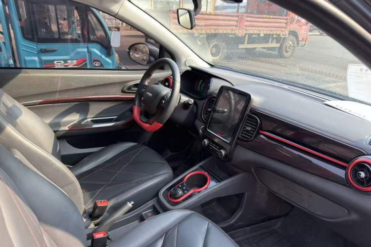 Used Chery Little Ant 2022 Sweet Pink Edition Low-Sugar Version Lithium Iron Phosphate 30 kW 301 km Interior 1