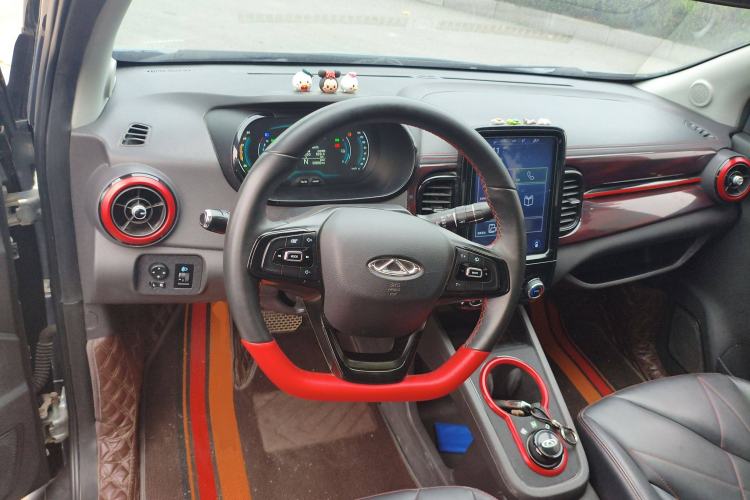 Used Chery Little Ant 2022 Sweet Pink Edition Half-Sugar Version 3-Cell Lithium 30kW 301km Interior 2