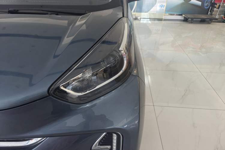 Used Chery Little Ant 2022 Revised Version Sweet Pink Edition Half-Sugar Version Lithium Iron Phosphate 30.7 kWh 30 kW 301 km Left Front Headlight