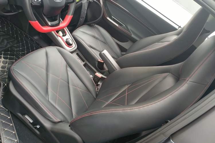 Used Chery Little Ant 2022 Sweet Pink Edition Full Sugar Version Lithium Iron Phosphate 29.2 kWh 30 kW 301 km Left Front Seat