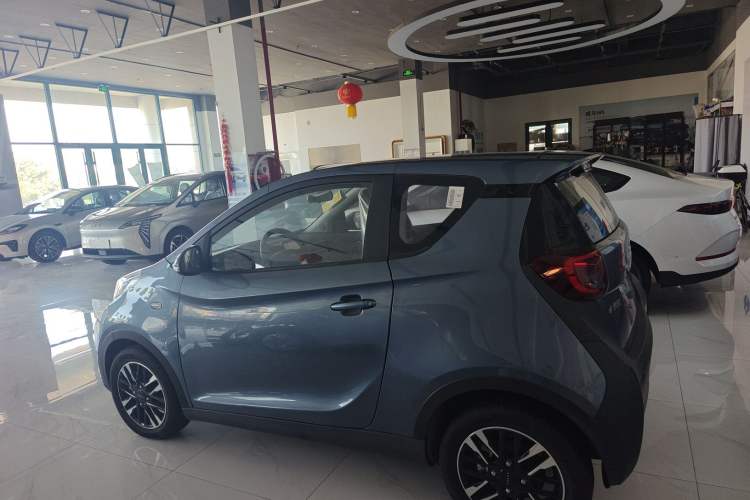 Used Chery Little Ant 2022 Sweet Pink Edition Half-Sugar Version Lithium Iron Phosphate 30 kW 301 km Left Side