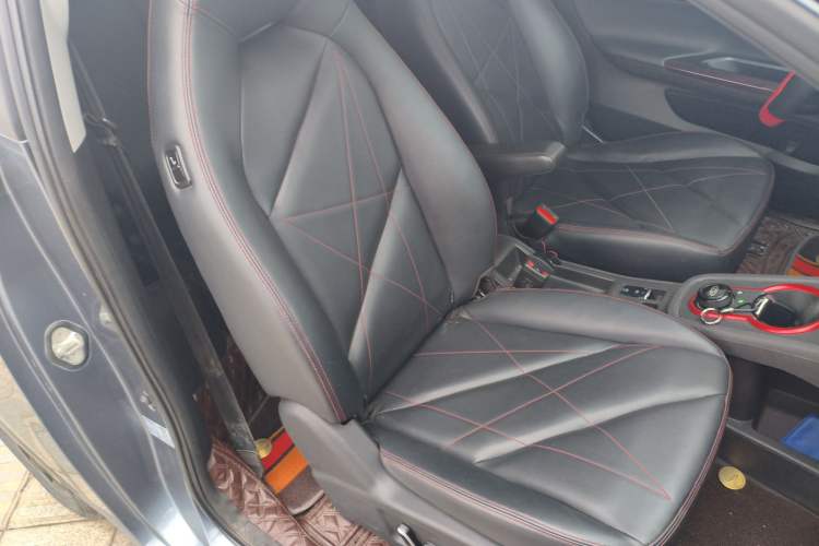 Used Chery Little Ant 2022 Sweet Pink Edition Half-Sugar Version 3-Cell Lithium 30kW 301km Right Front Seat