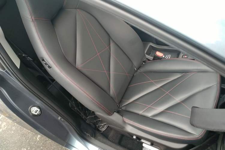 Used Chery Little Ant 2022 Sweet Pink Edition Full Sugar Version Lithium Iron Phosphate 29.2 kWh 30 kW 301 km Right Front Seat