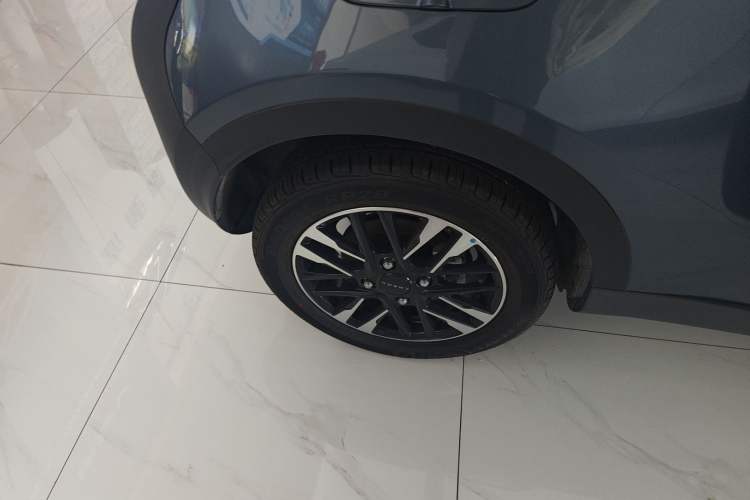 Used Chery Little Ant 2022 Sweet Pink Edition Half-Sugar Version Lithium Iron Phosphate 30 kW 301 km Right Rear Wheel Hub