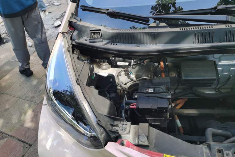 Used Chery Little Ant 2022 Sweet Pink Edition Full-Sugar Version 3-Cell Lithium 30kW 301km Engine Bay Right