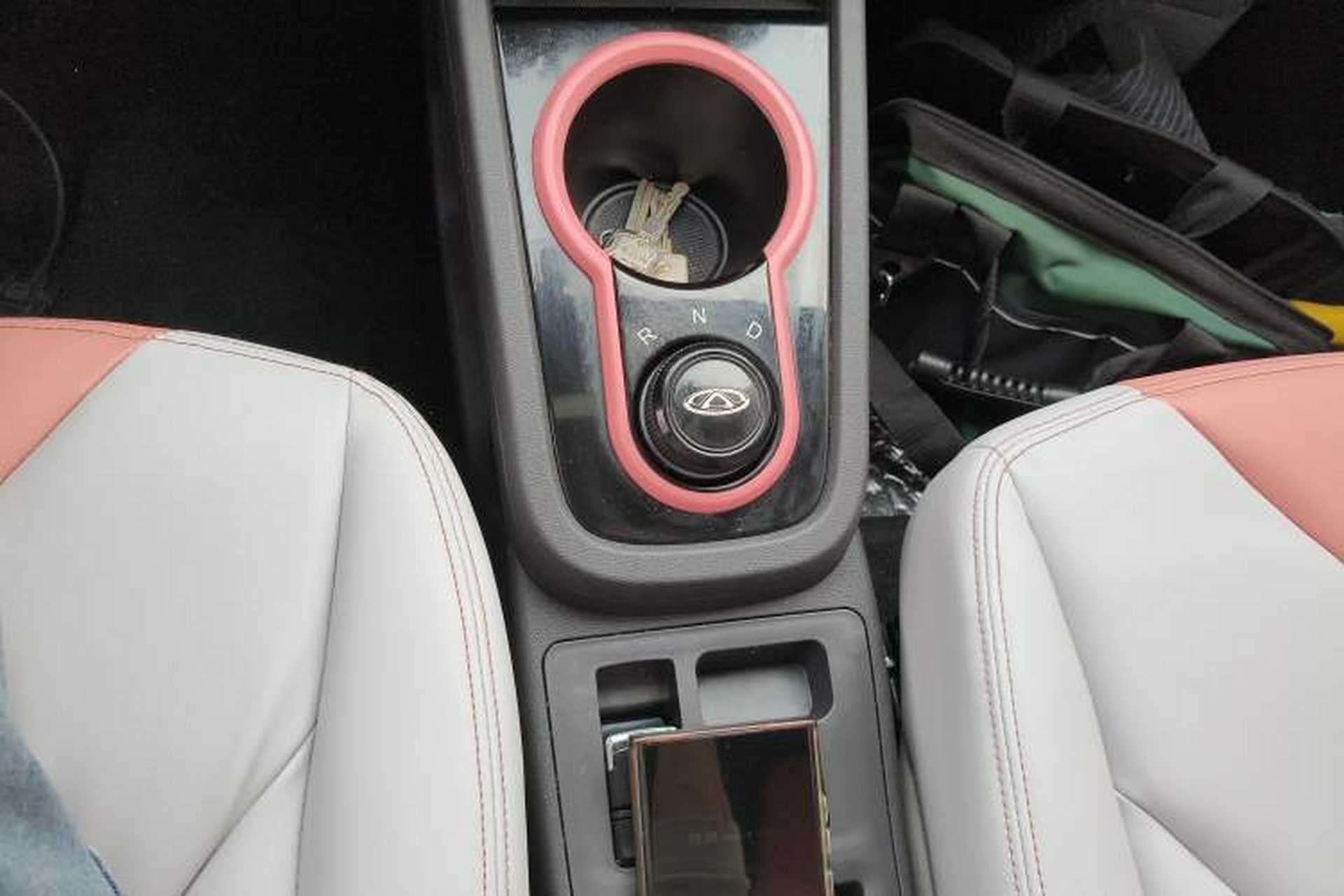 Used Chery Little Ant 2022 Revised Version Sweet Pink Edition Half-Sugar Version Lithium Iron Phosphate 30.7 kWh 30 kW 301 km Gear Lever