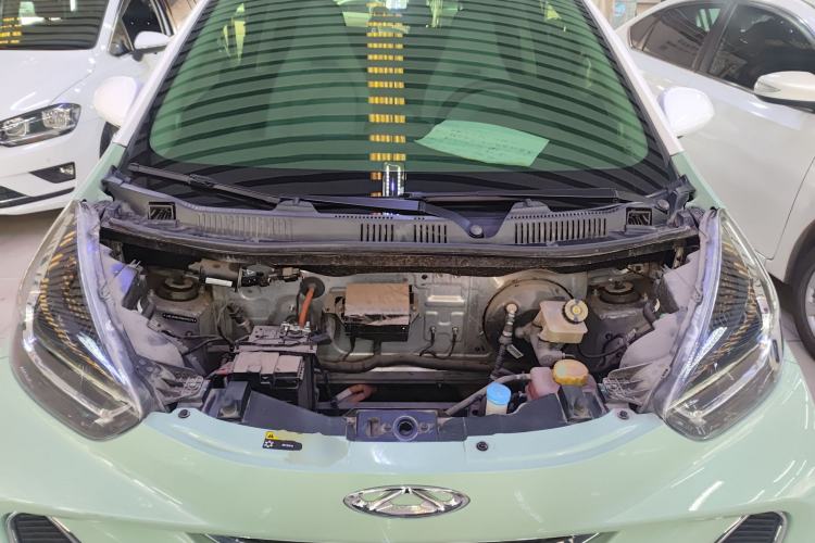 Used Chery Little Ant 2022 Restyled Version Sweet Pink Edition Low-Sugar Version Lithium Iron Phosphate Battery 30.7 kWh 30 kW 301 km Engine Bay