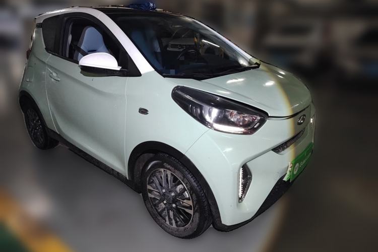 Used Chery Little Ant 2022 Restyled Version Sweet Pink Edition Half-Sugar Version 28.8 kWh 30 kW 301 km Front Right 45 Deg