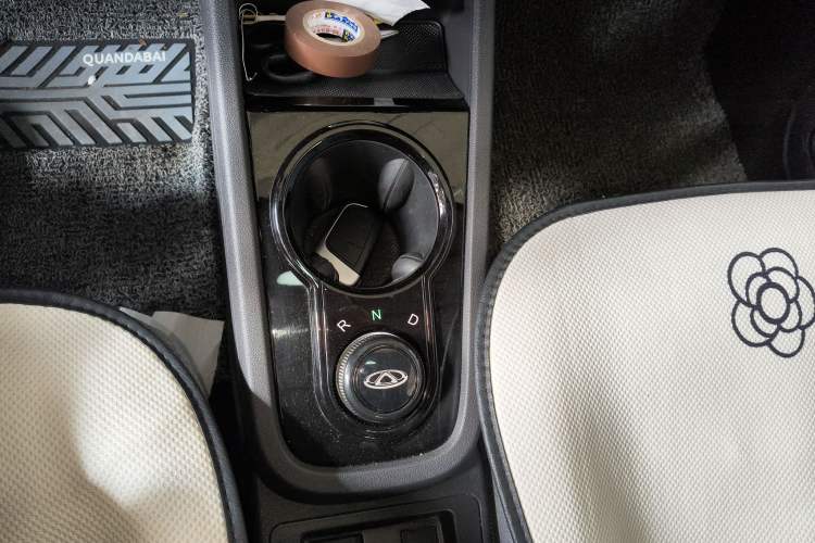 Used Chery Little Ant 2022 Restyled Version Sweet Pink Edition Low-Sugar Version Lithium Iron Phosphate Battery 30.7 kWh 30 kW 301 km Gear Lever