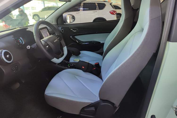 Used Chery Little Ant 2022 Restyled Version Sweet Pink Edition Low-Sugar Version Lithium Iron Phosphate Battery 30.7 kWh 30 kW 301 km Left Front Seat