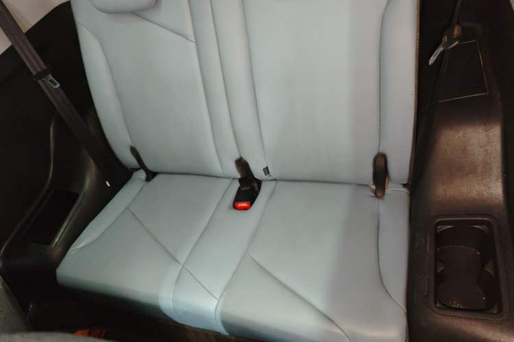 Used Chery Little Ant 2022 Sweet Pink Edition Full-Sugar Version 3-Cell Lithium 30kW 301km Left Rear Seat