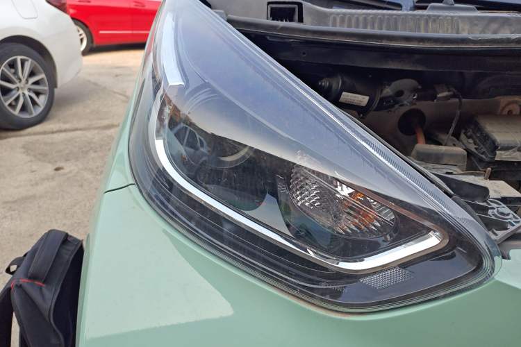 Used Chery Little Ant 2022 Sweet Pink Edition Half-Sugar Version 3-Cell Lithium 30kW 301km Right Front Headlight