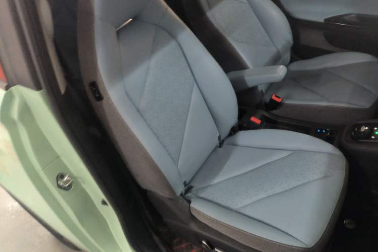 Used Chery Little Ant 2022 Sweet Pink Edition Half-Sugar Version Lithium Iron Phosphate 30 kW 301 km Right Front Seat