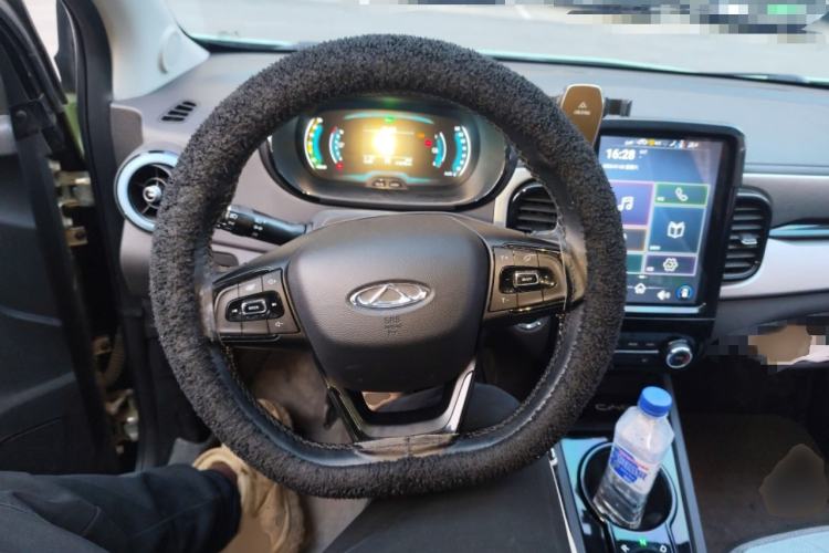 Used Chery Little Ant 2022 Restyled Version Sweet Pink Edition Half-Sugar Version 28.8 kWh 30 kW 301 km Steering Wheel