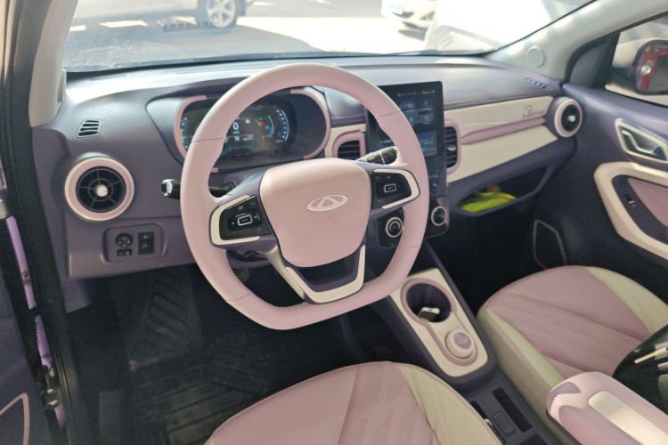 Used Chery Little Ant 2022 Restyled Mei 301km Romance Lithium-NMC Center Console