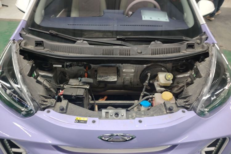 Used Chery Little Ant 2022 Revised Version Sweet Pink Edition Half-Sugar Version Lithium Iron Phosphate 30.7 kWh 30 kW 301 km Engine Bay