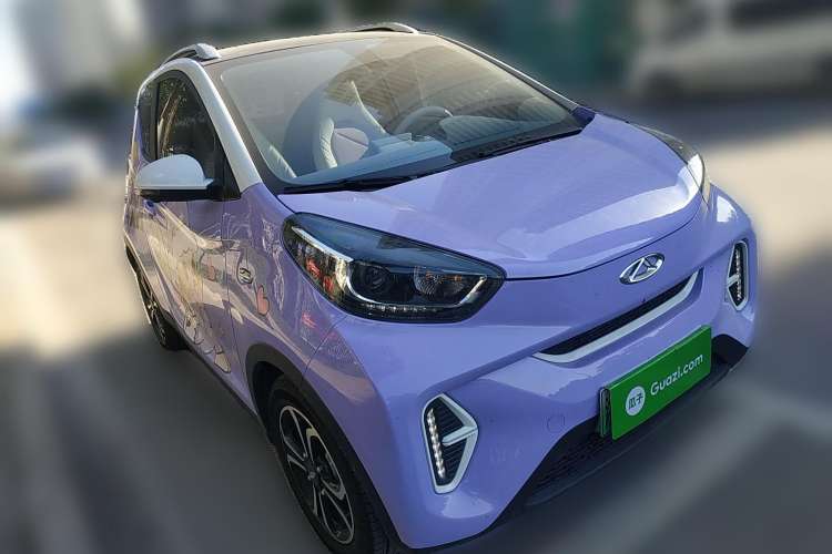 Used Chery Little Ant 2022 Revised Version 2 Sweet Pink Edition Full-Sugar Version Lithium Iron Phosphate 30.7 kWh 30 kW 301 km Front Right 45 Deg