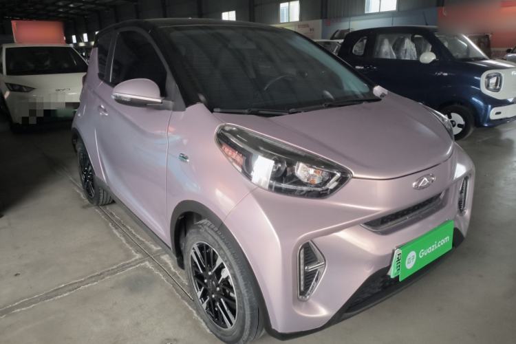 Used Chery Little Ant 2022 Restyled Version Sweet Pink Edition Half-Sugar Version 30.6 kWh 30 kW 301 km Front Right 45 Deg