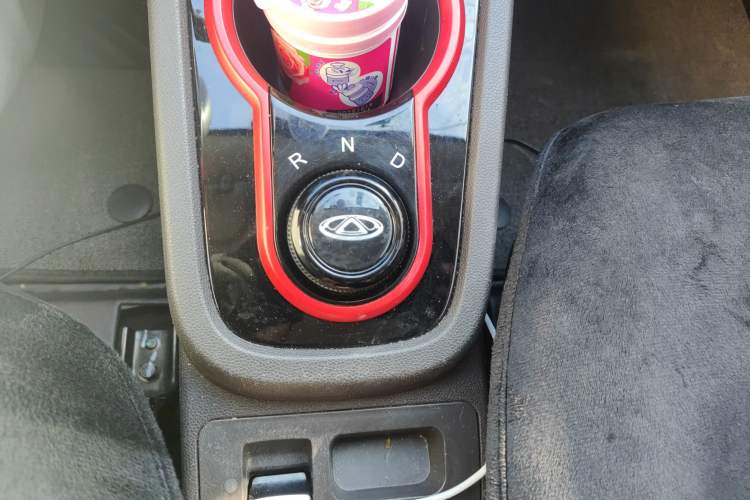 Used Chery Little Ant 2022 Sweet Pink Edition Half-Sugar Version Lithium Iron Phosphate 30 kW 301 km Gear Lever