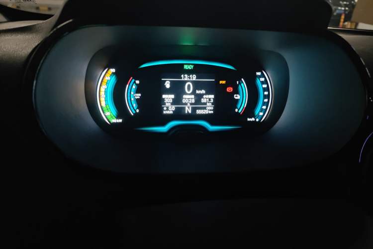 Used Chery Little Ant 2022 Sweet Pink Edition Half-Sugar Version 3-Cell Lithium 30kW 408km Instrument Cluster
