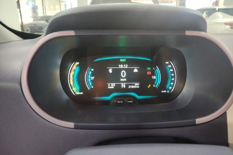 Used Chery Little Ant 2022 Revised Version Sweet Pink Edition Half-Sugar Version Lithium Iron Phosphate 30.7 kWh 30 kW 301 km Instrument Cluster