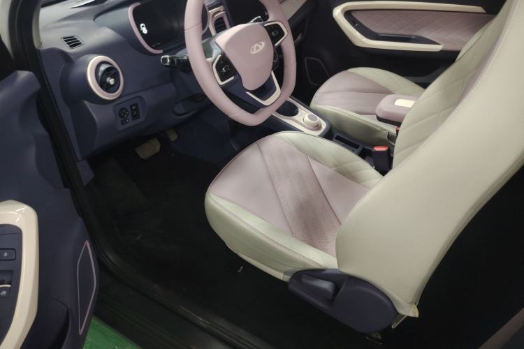 Used Chery Little Ant 2022 Revised Version Sweet Pink Edition Half-Sugar Version Lithium Iron Phosphate 30.7 kWh 30 kW 301 km Left Front Seat